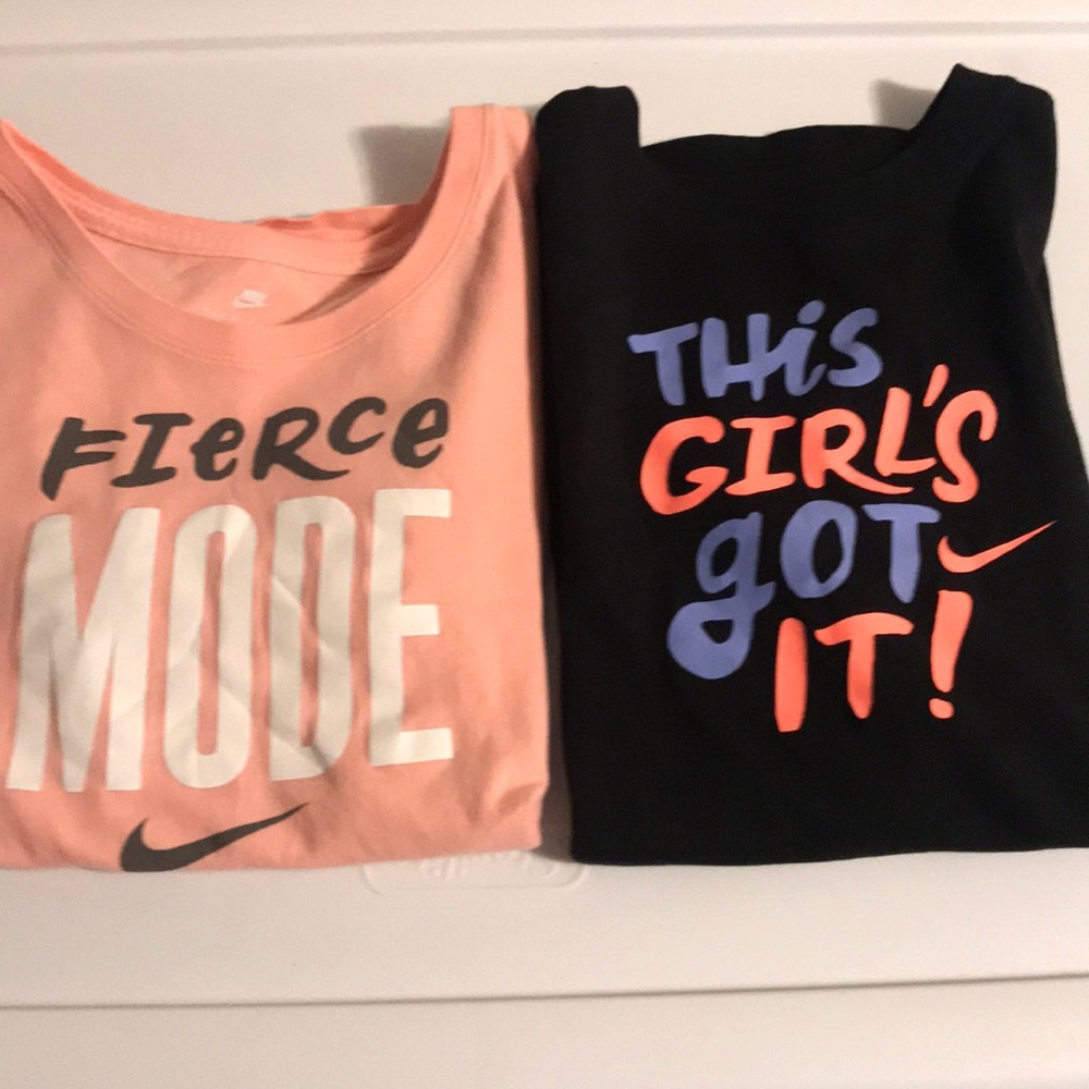 2 Nike Girls T-shirts